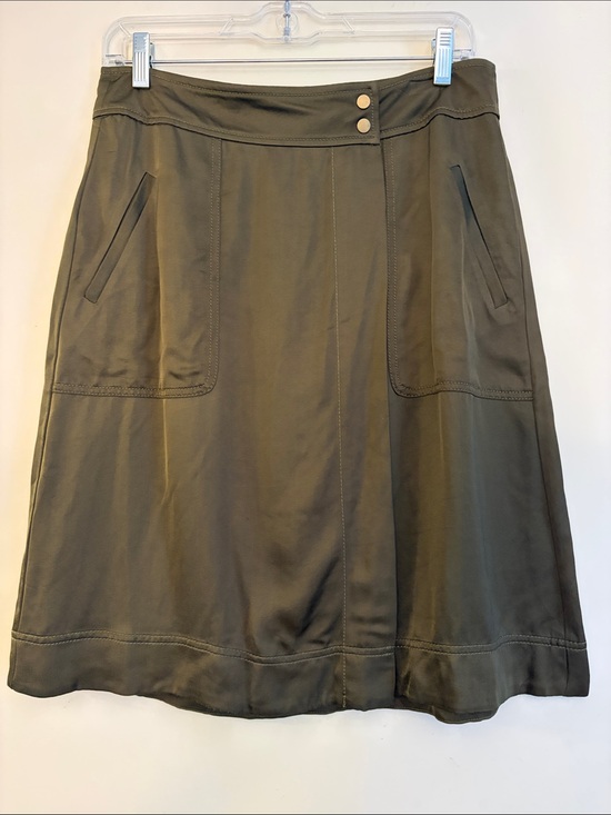 LOFT Dresses & Skirts - NWT LOFT Women’s Olive A-Line Wrap Skirt, size 6